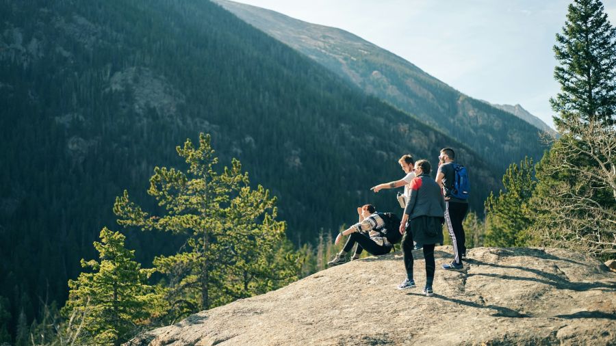 People hiking on mountain People hiking on mountain People hiking on mountain People hiking on mountain