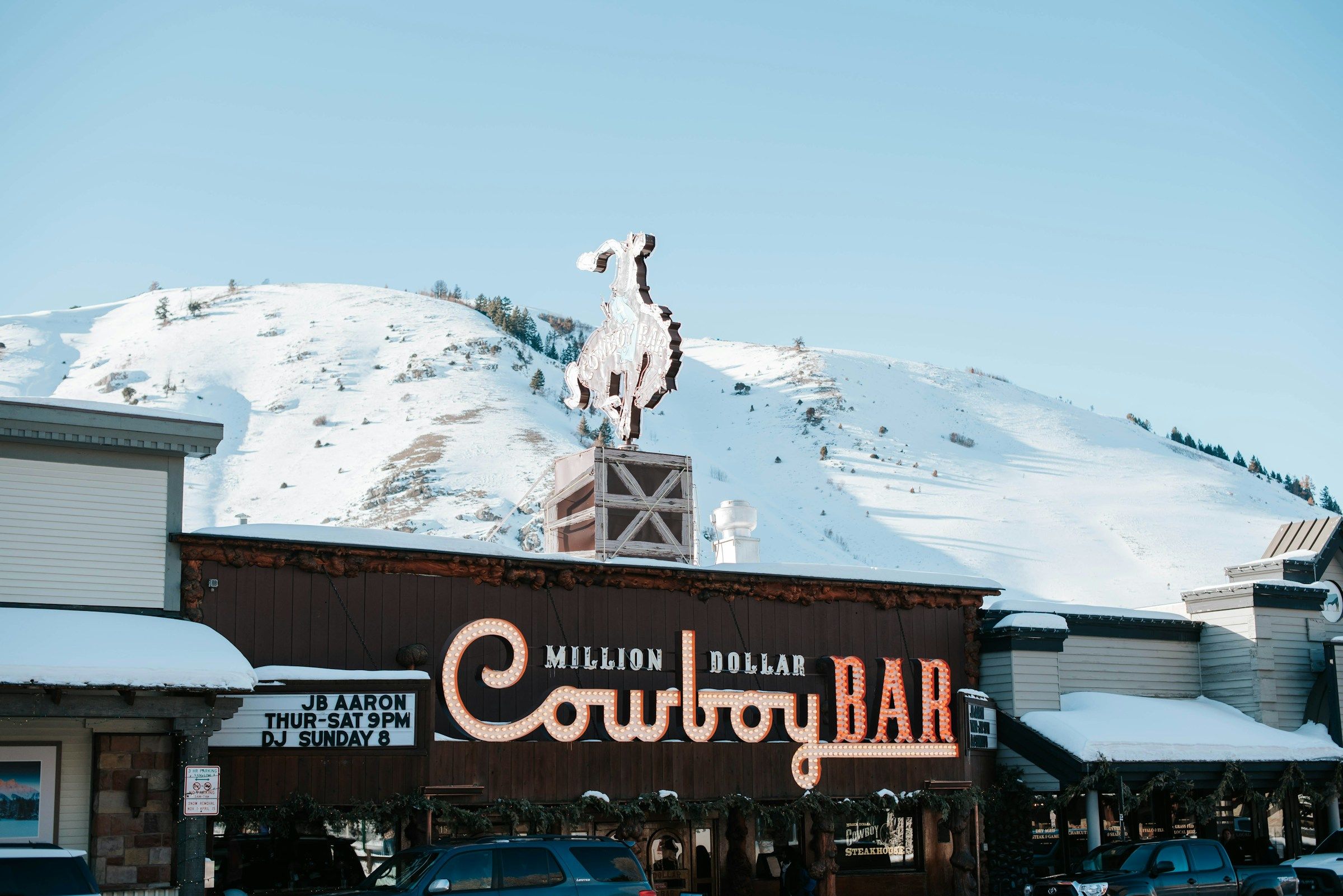 A Weekend Escape to Jackson Hole: Your Complete Itinerary Featured Image