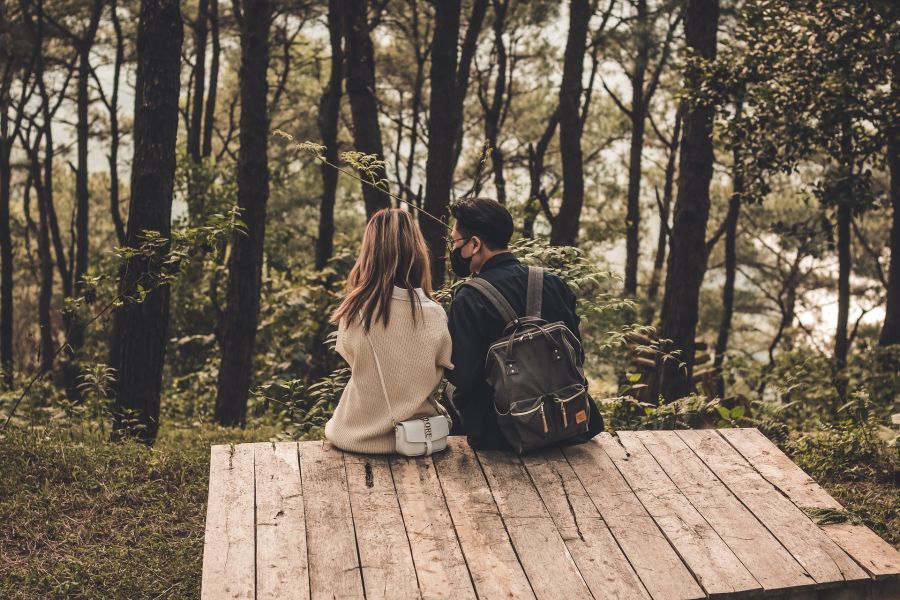 A traveling couple in Jackson Hole on Valentine’s Day A traveling couple in Jackson Hole on Valentine’s Day A traveling couple in Jackson Hole on Valentine’s Day