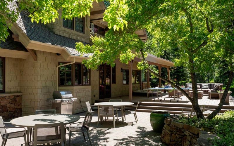 The gorgeous exterior of a Bigwood Golf, Sun Valley vacation rental