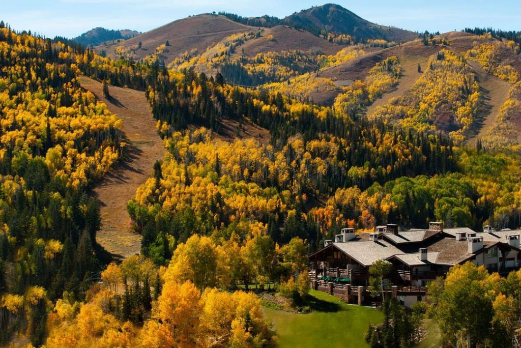 PEEP PARK CITY’S FALL FOLIAGE ON THESE FABULOUS OUTDOOR DECKS Featured Image